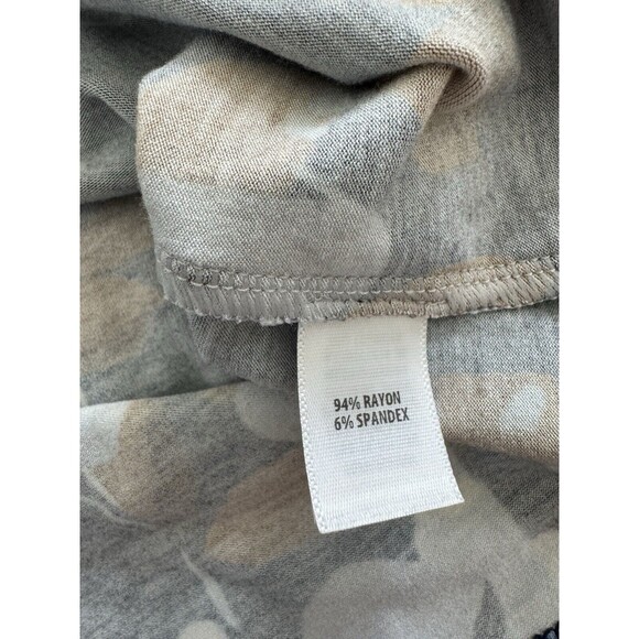 St John Blue Floral Keyhole Knit Blouse Size M Classic Designer Top MSRP $275 - Picture 9 of 10